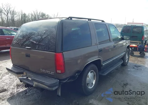 1997 Chevrolet Tahoe Ls z USA, uszkodzony, nr VIN 1GNEK13R4VJ441266